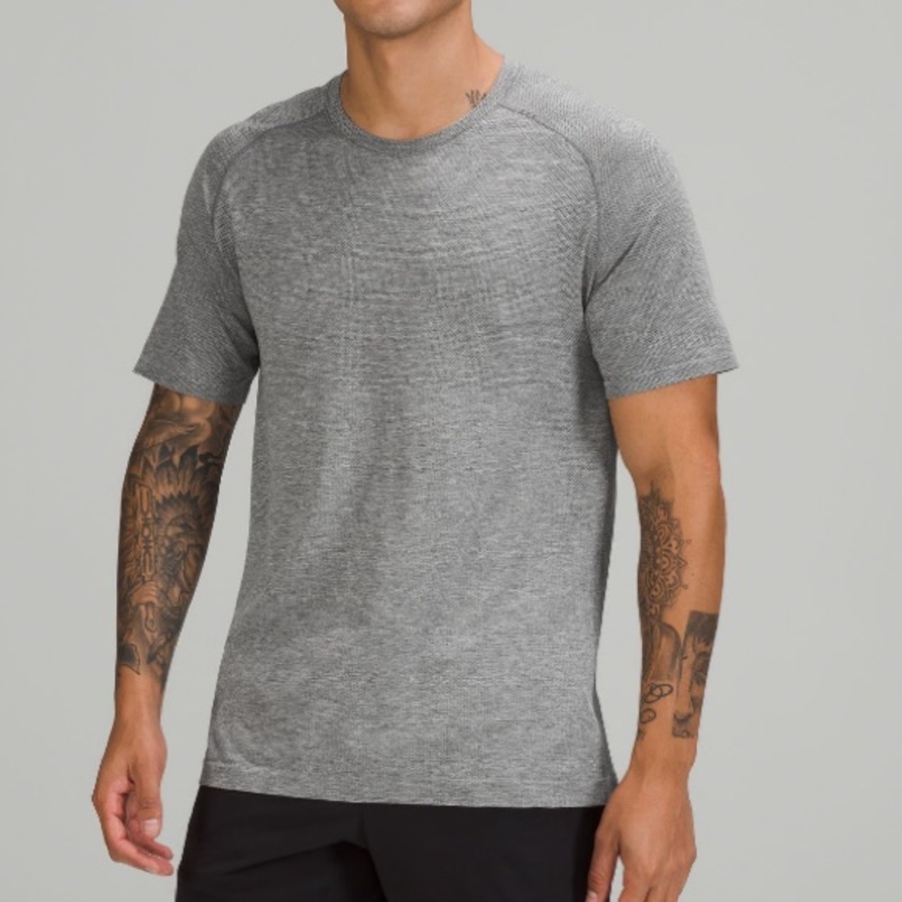 LULULEMON MENS GREY TOP